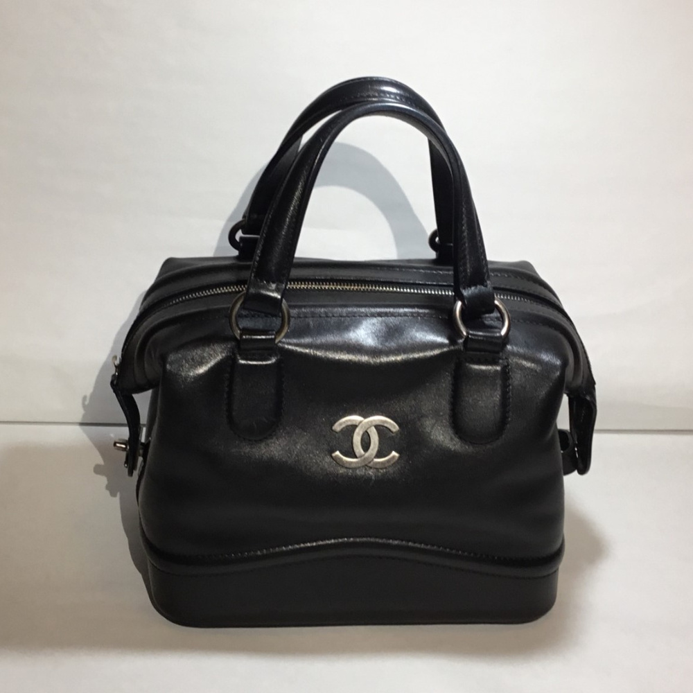 CHANEL "Country Ride" handbag